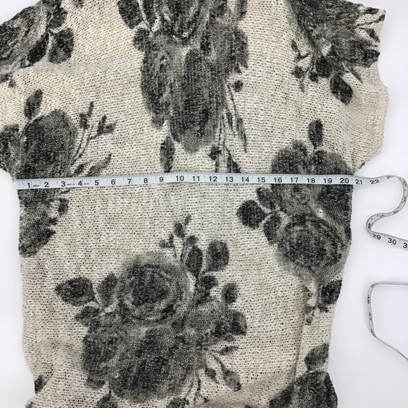 Abercrombie & Fitch White Gray Floral Open Front Loose Knit Cardigan - Picture 13 of 15